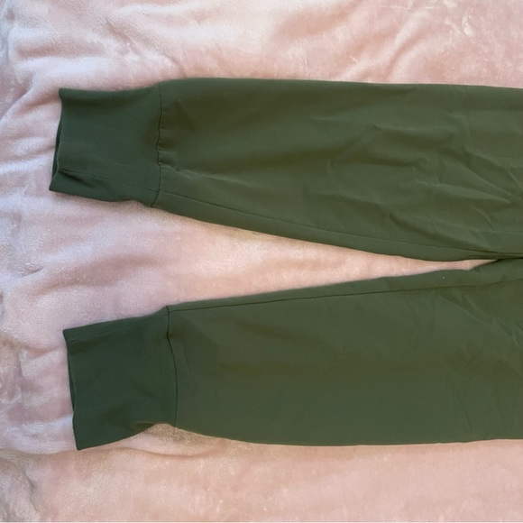 FIGS OLIVE MEDIUM JOGGER SCRUB PANTS - Picture 3 of 4